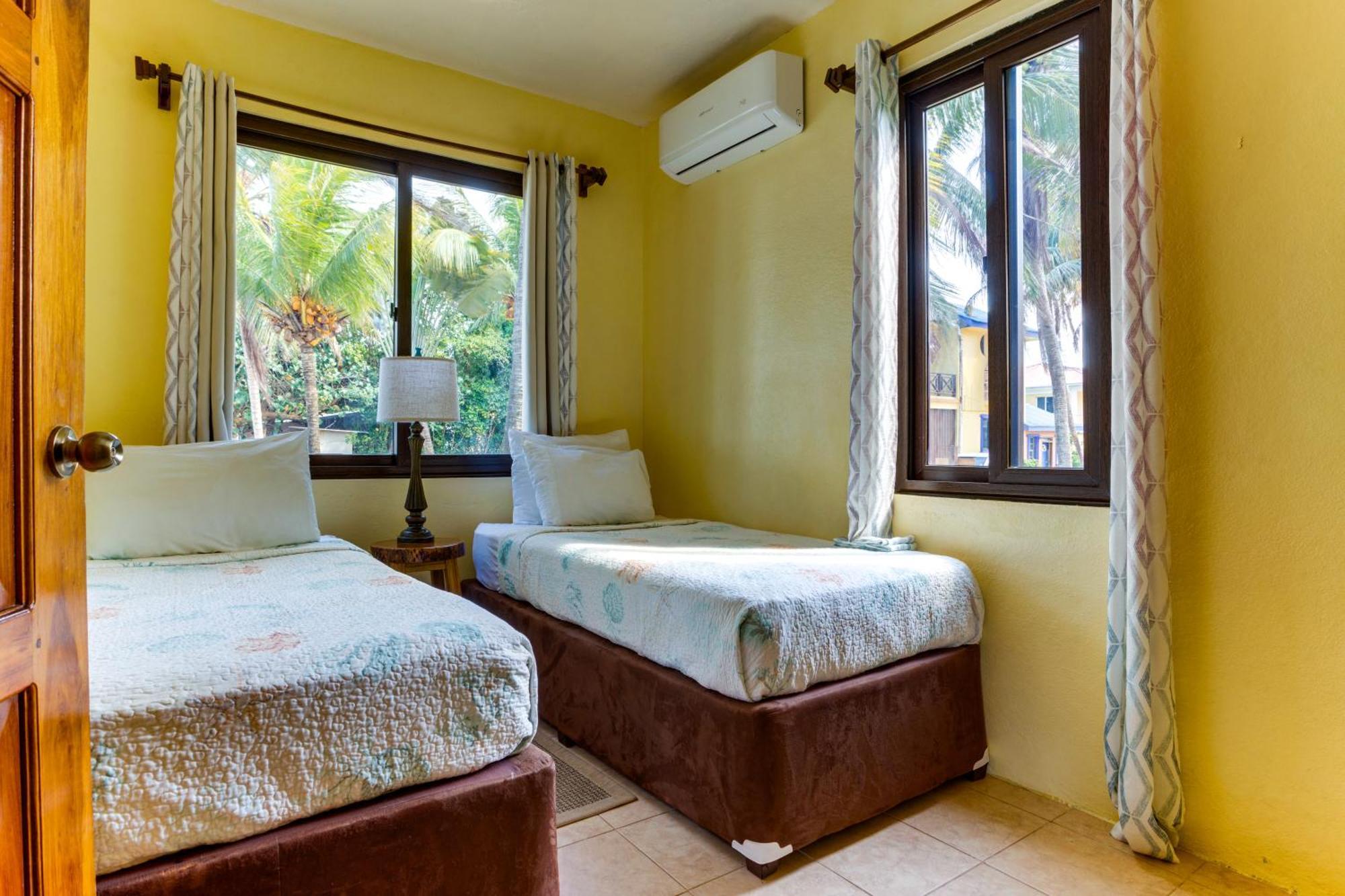 Coconut Row Boutique Hotel Hopkins Exteriér fotografie