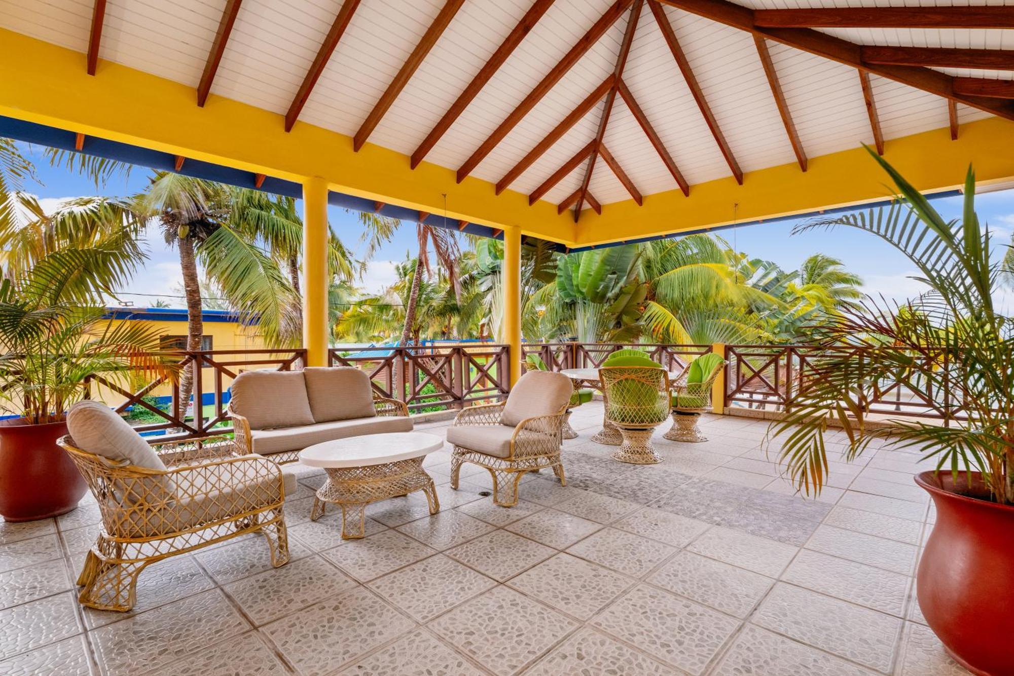 Coconut Row Boutique Hotel Hopkins Exteriér fotografie